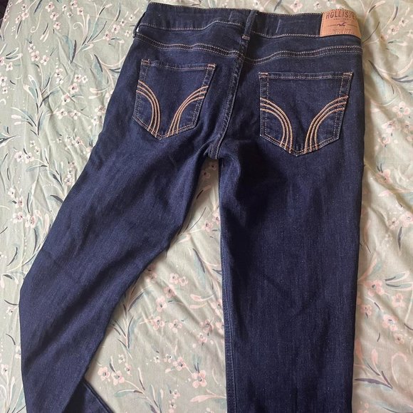 Low rise Hollister distressed jeans - Picture 2 of 5